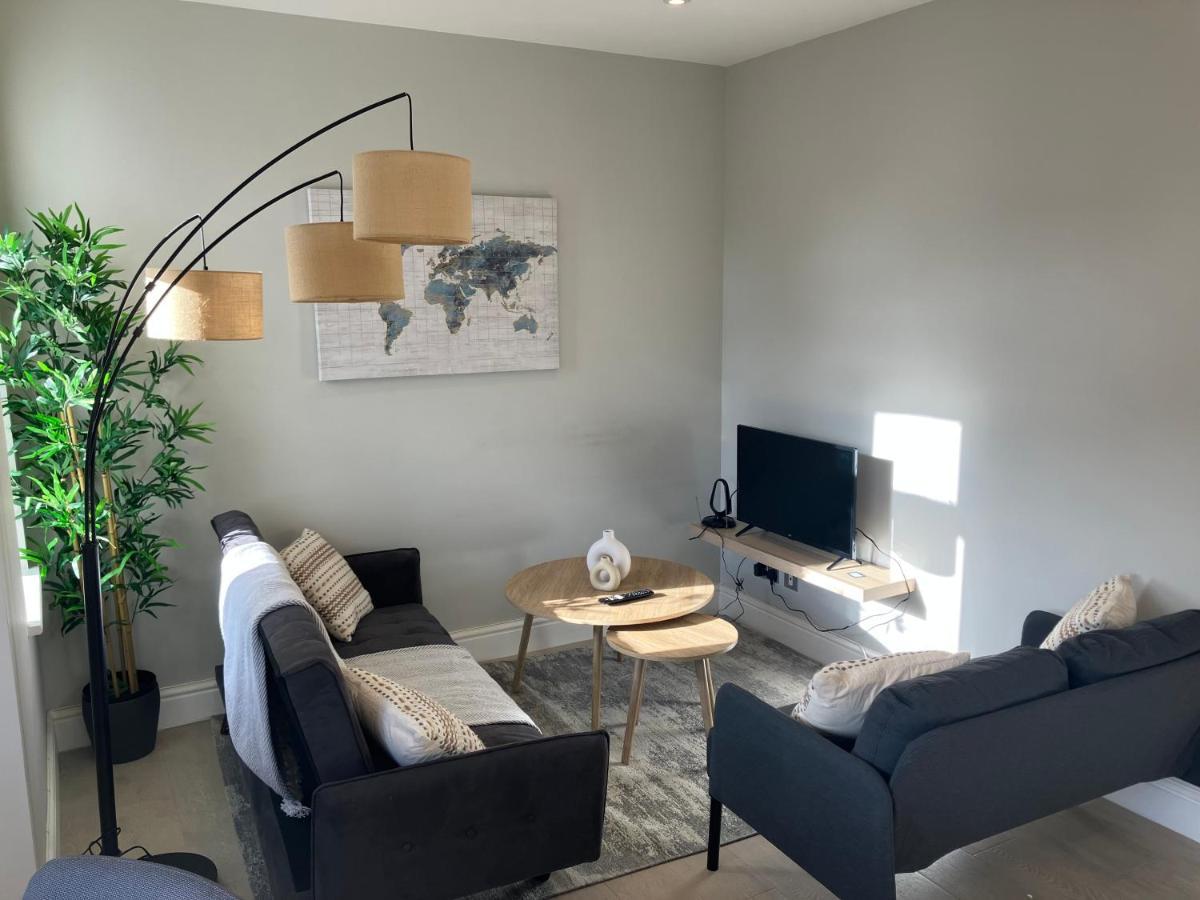 Ferienwohnung Splendid 2 Bed Flat With Private Terrace In Wimbledon - 2 The Queens London Exterior foto
