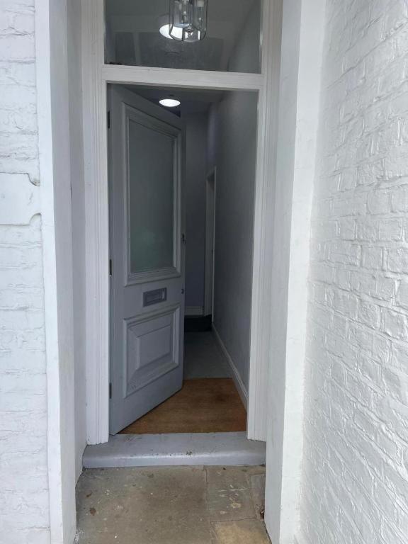 Ferienwohnung Splendid 2 Bed Flat With Private Terrace In Wimbledon - 2 The Queens London Exterior foto